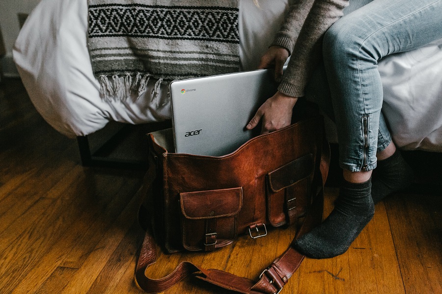 How to choose the most suitable laptop bag?